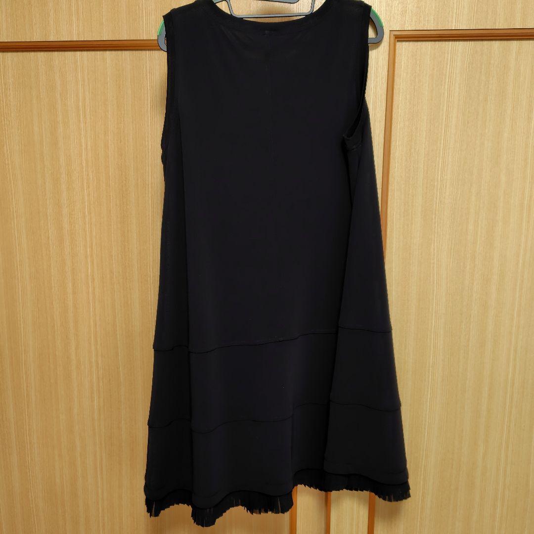 トクコプルミエヴォルの黒チュニックワンピース