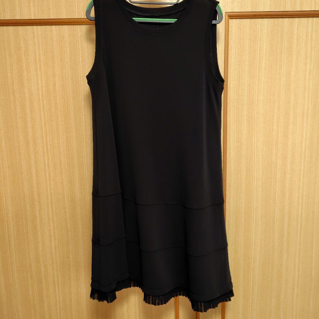 トクコプルミエヴォルの黒チュニックワンピース