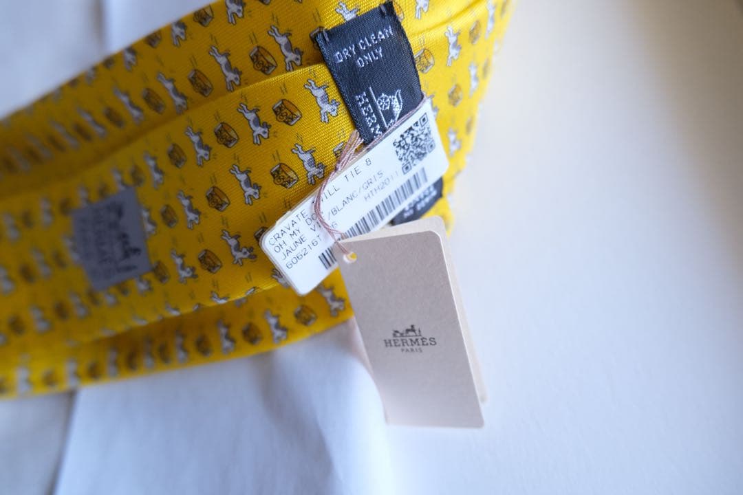 新品未使用HERMES イエロー 犬柄 ネクタイ