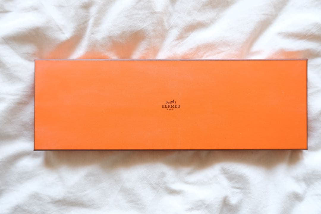 新品未使用HERMES イエロー 犬柄 ネクタイ