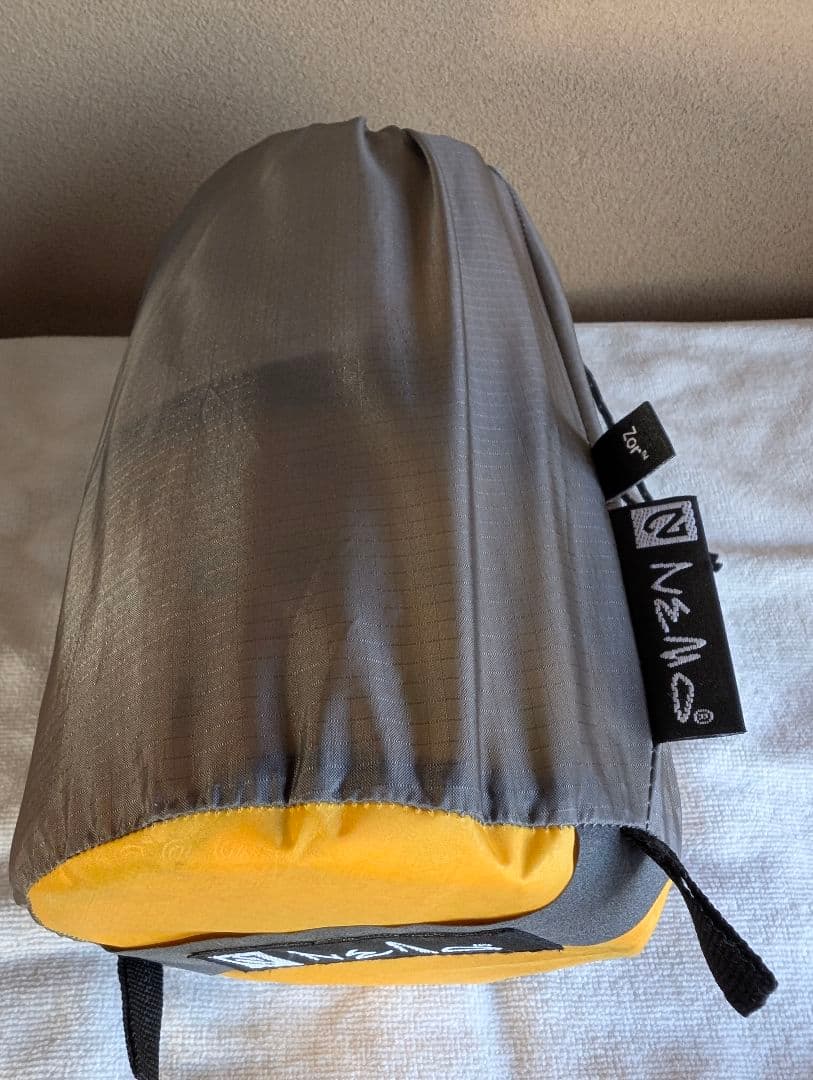 ✨(未使用) NEMO コンパクトエアークッション 、イエロー/グレー