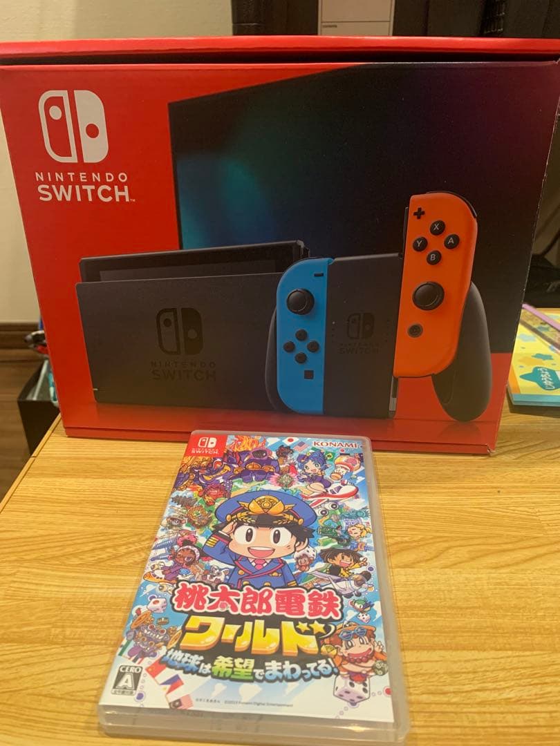 Nintendo switch 本体　桃鉄ソフト付き