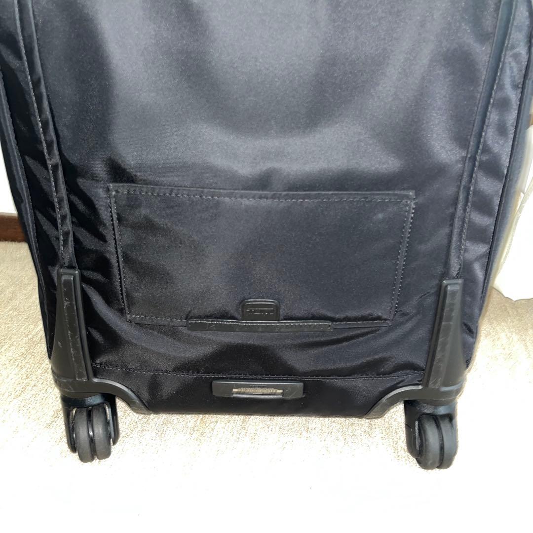 TUMI ブラック レディース　キャリーオンケース4輪