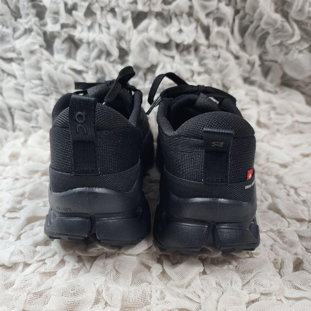 美品 オン クラウドサーファー トレイル2 スニーカー