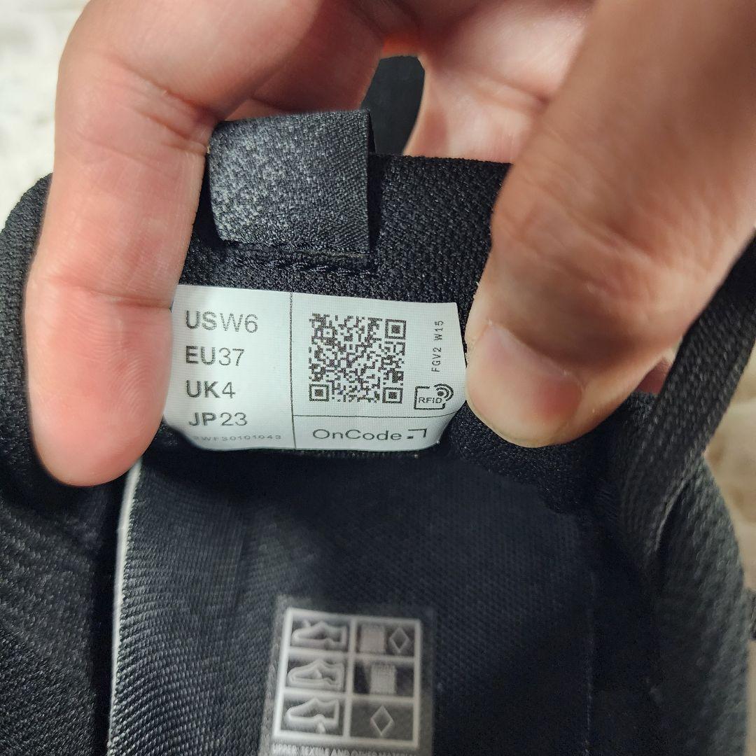 美品 オン クラウドサーファー トレイル2 スニーカー