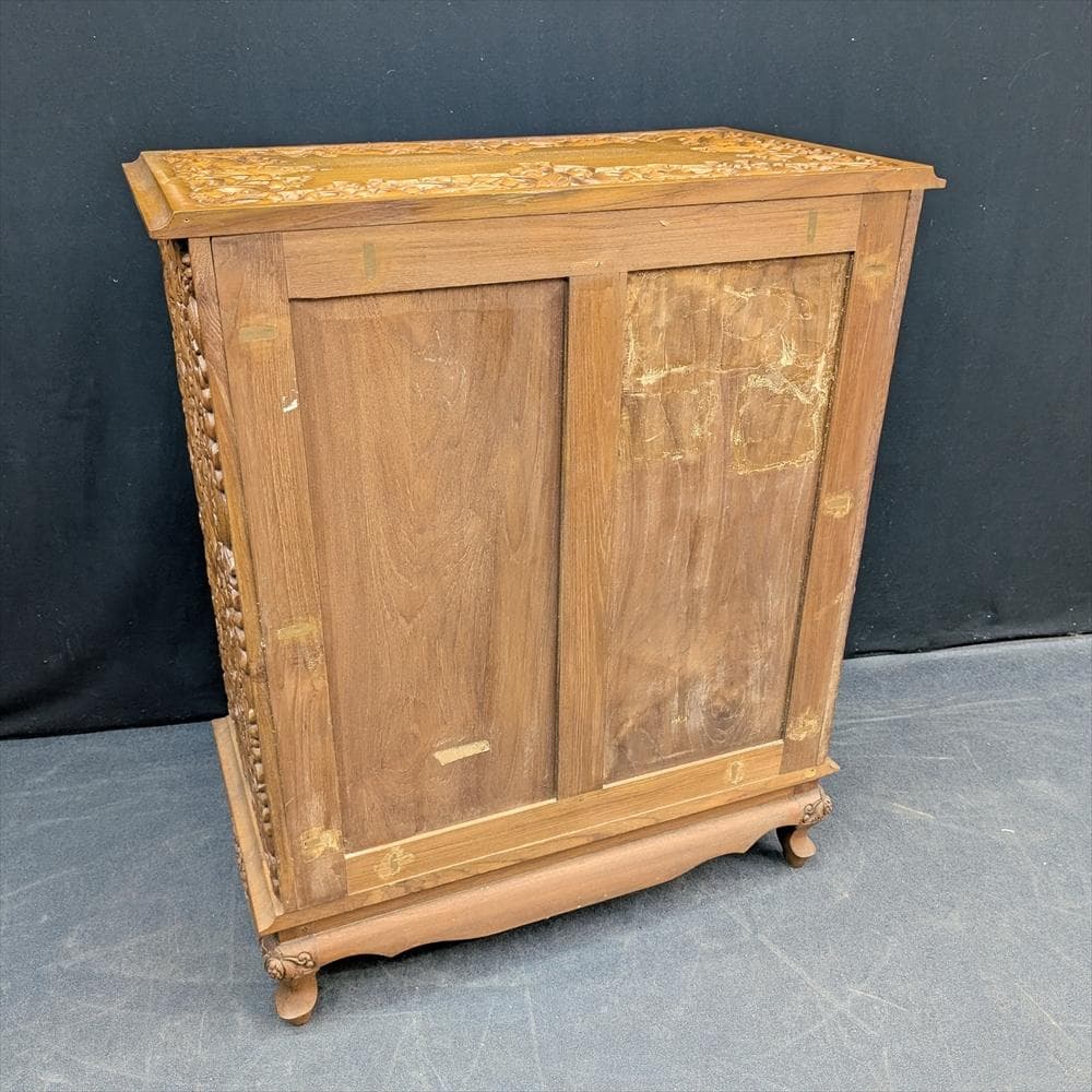 チーク　無垢　猫脚　彫刻　重厚　リビングチェスト　箪笥　タンス　たんす　チェスト