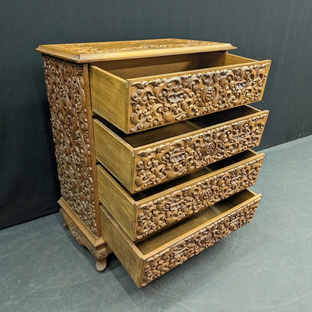 チーク　無垢　猫脚　彫刻　重厚　リビングチェスト　箪笥　タンス　たんす　チェスト