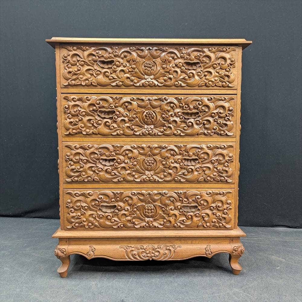 チーク　無垢　猫脚　彫刻　重厚　リビングチェスト　箪笥　タンス　たんす　チェスト