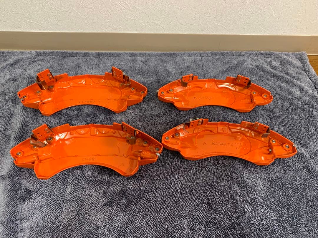 ct200h ファーストセレクション　キャリパーカバー　金属製