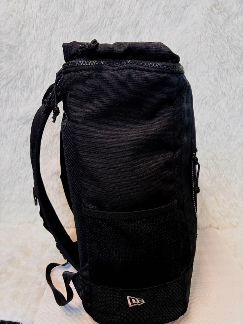 NEW ERA ボックス型リュック 32L ブラック/ホワイト