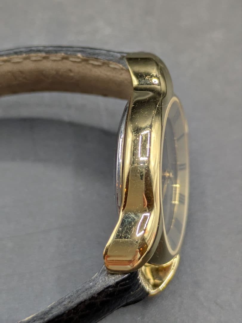 【稼働品】GUCCI 5100L レディース 腕時計 ゴールド 黒文字盤