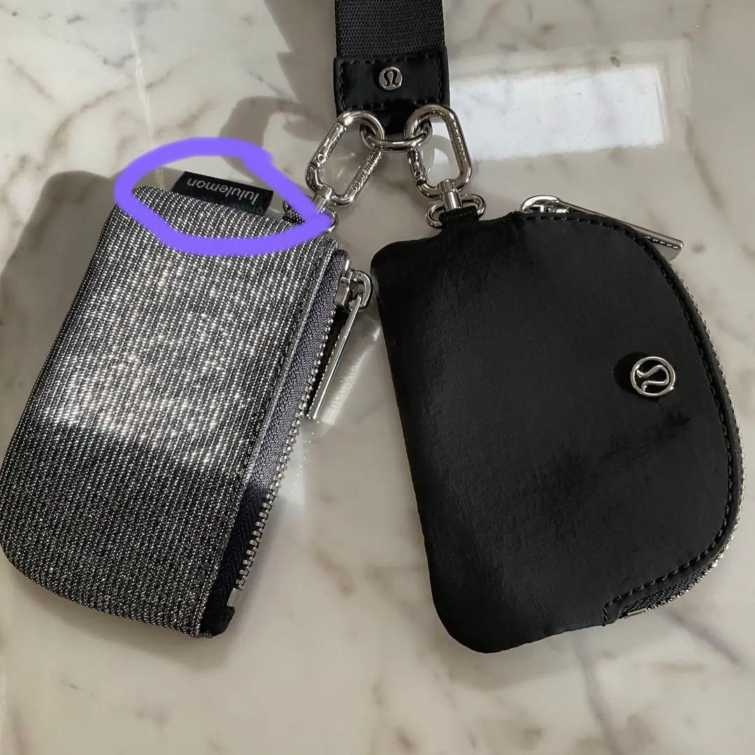 LULULEMON ポーチ　ストラップ　ダブル　黒×銀