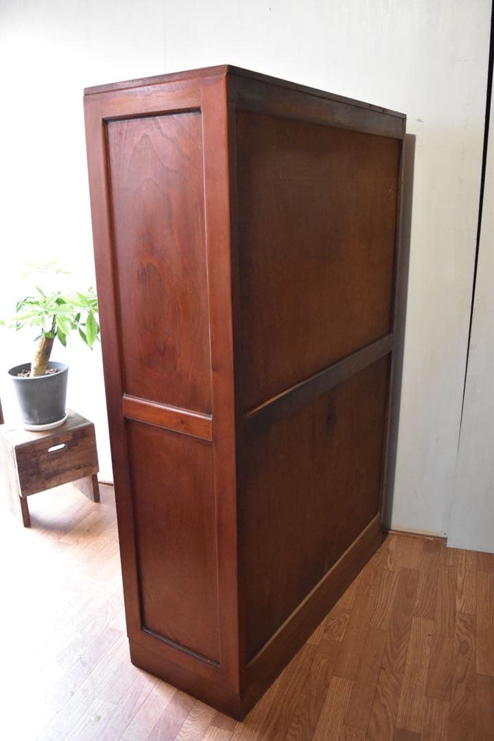 ウーパールーパー 古家具 本箱