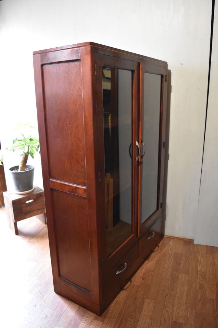 ウーパールーパー 古家具 本箱