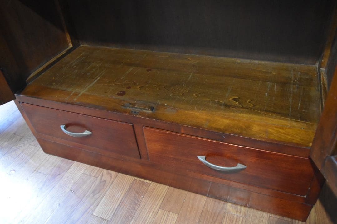 ウーパールーパー 古家具 本箱