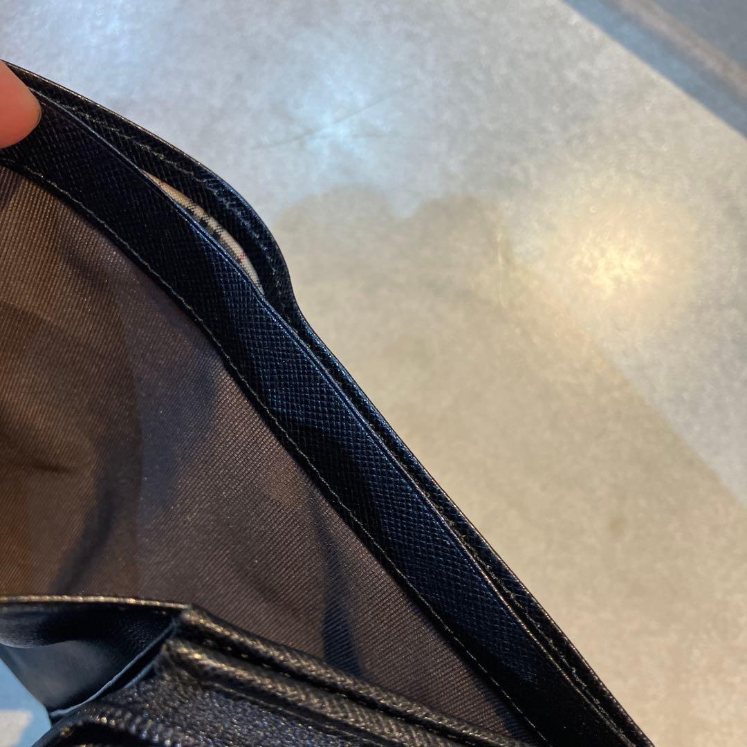 【新品】BURBERRY バーバリー 二つ折り財布 レザー 黒　ロゴプレート