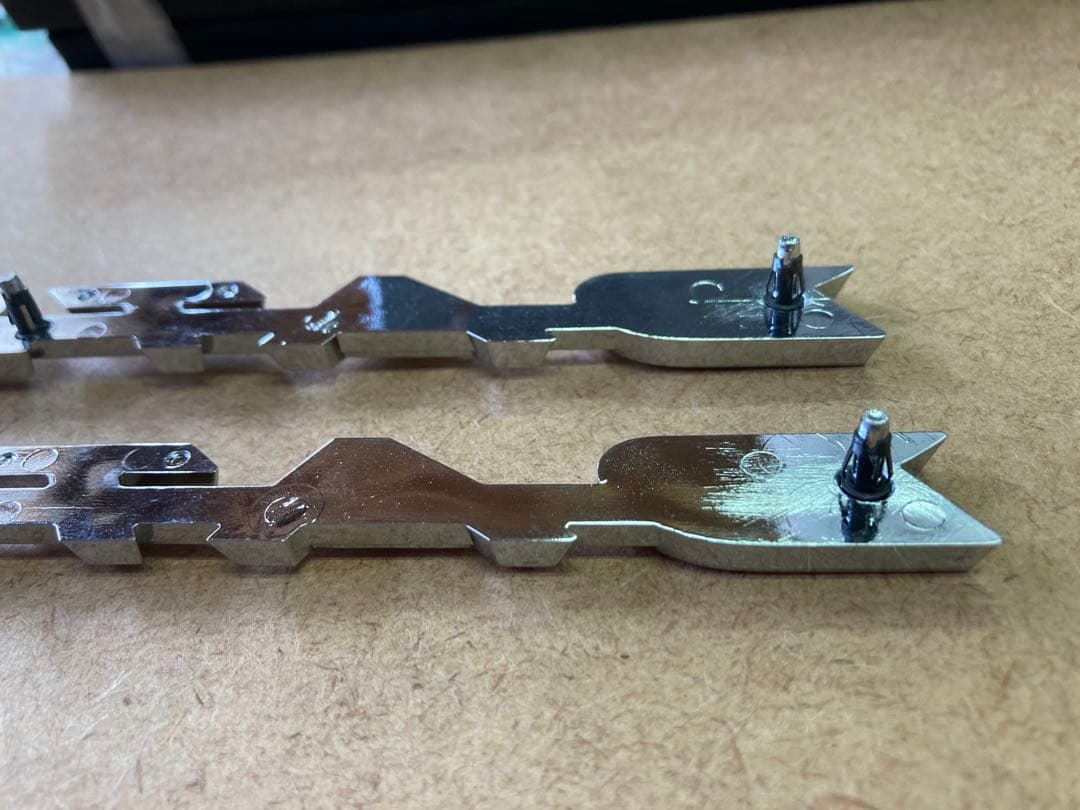 US.DATSUN メタルエンブレムとステッカーセット 貴重な物です