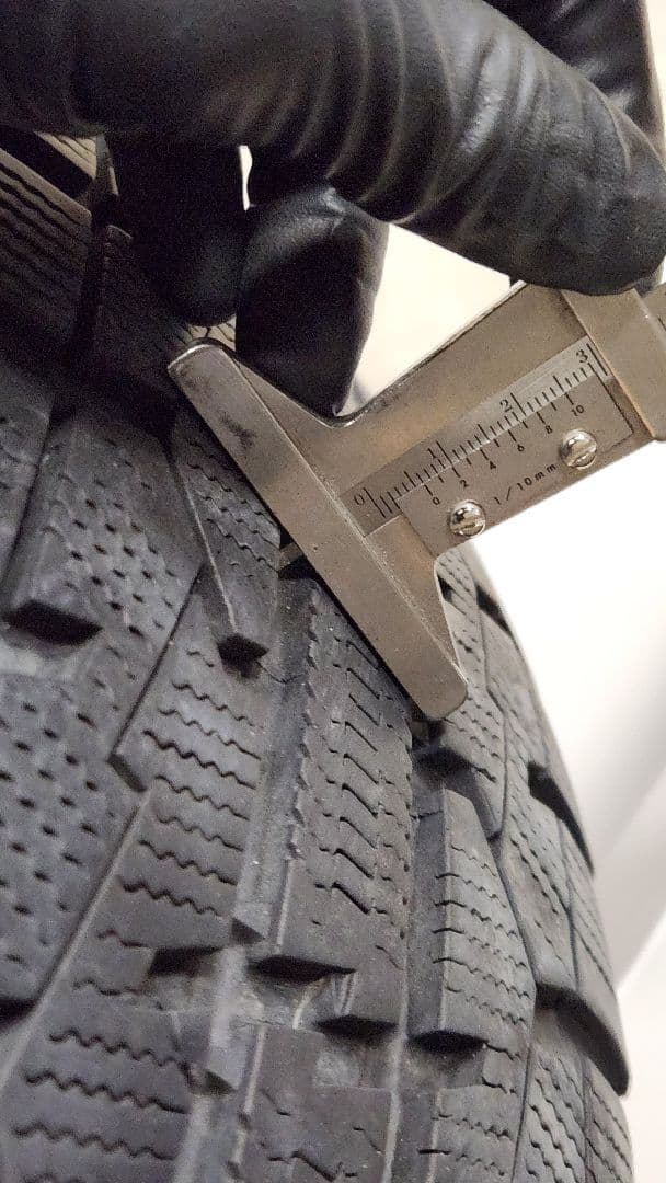 ①専用出品195/60r16　スタッドレスタイヤホイール付き2本