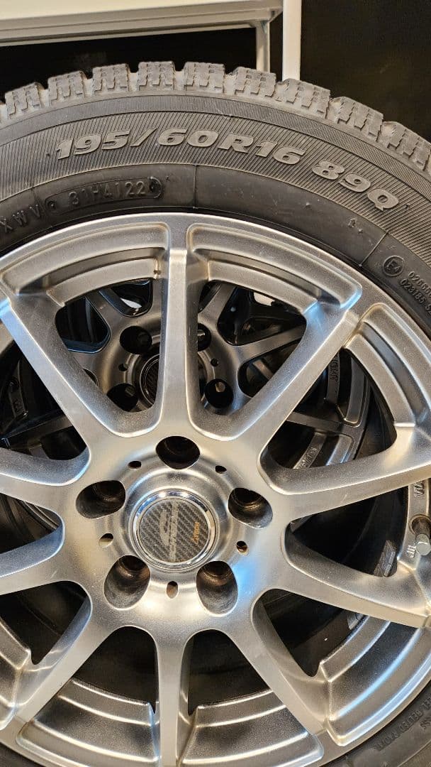 ①専用出品195/60r16　スタッドレスタイヤホイール付き2本