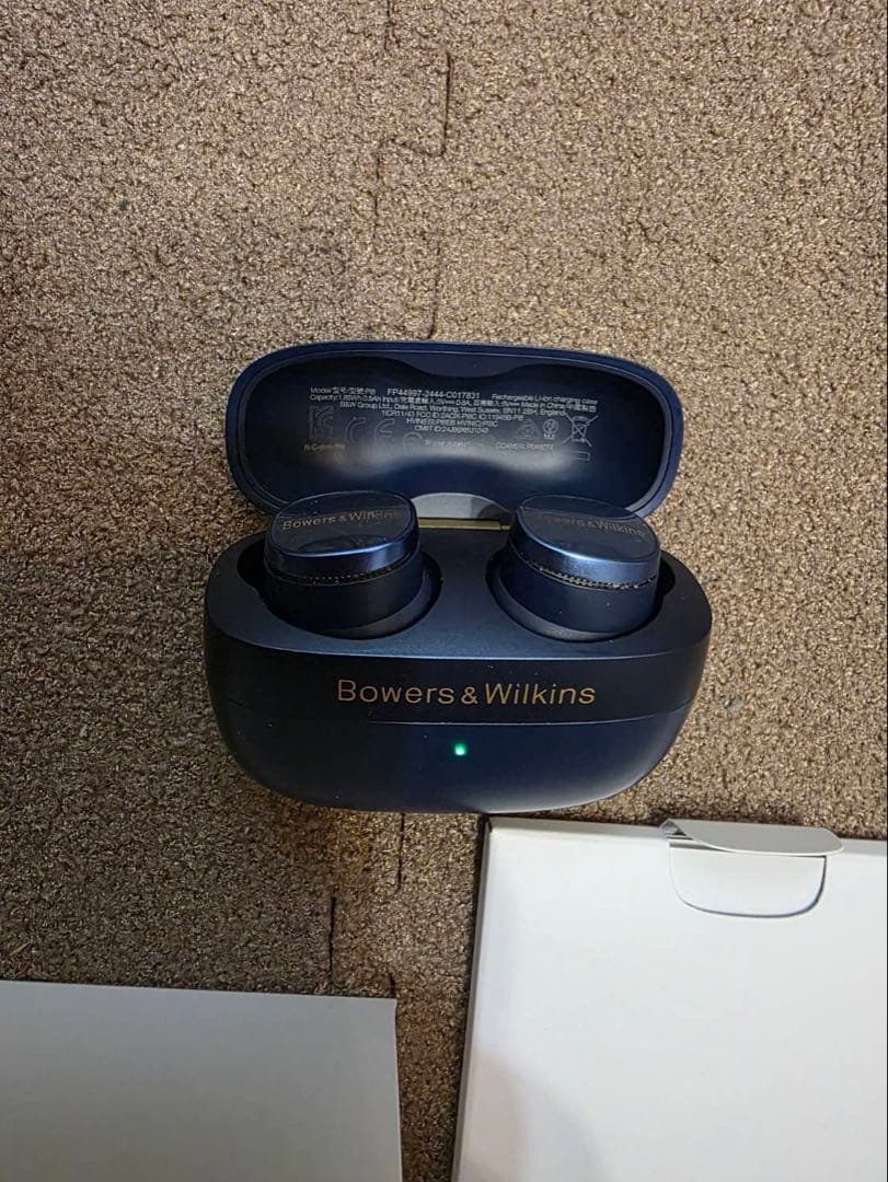 Bowers & Wilkins Pi8 ワイヤレスイヤホン(美品)