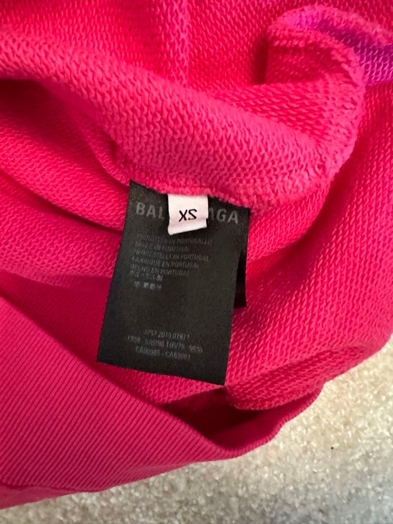 M*i様 バレンシアガ　バックロゴパーカー