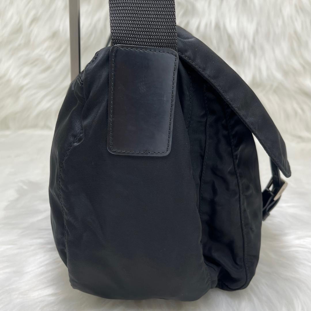 極美品✨PRADA プラダ　ナイロン ショルダーバッグ　三角プレート　白タグあり