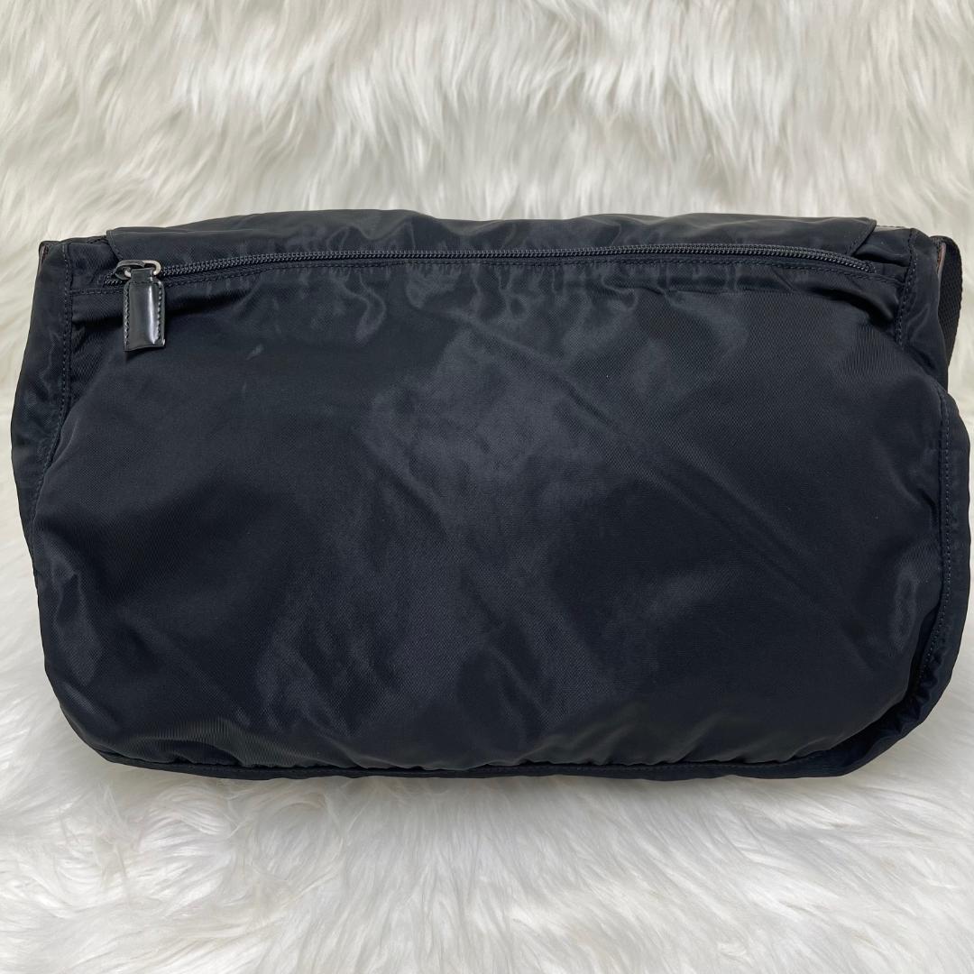 極美品✨PRADA プラダ　ナイロン ショルダーバッグ　三角プレート　白タグあり