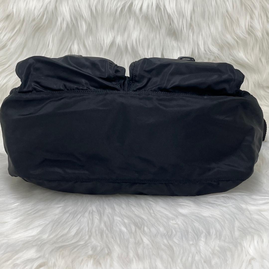 極美品✨PRADA プラダ　ナイロン ショルダーバッグ　三角プレート　白タグあり