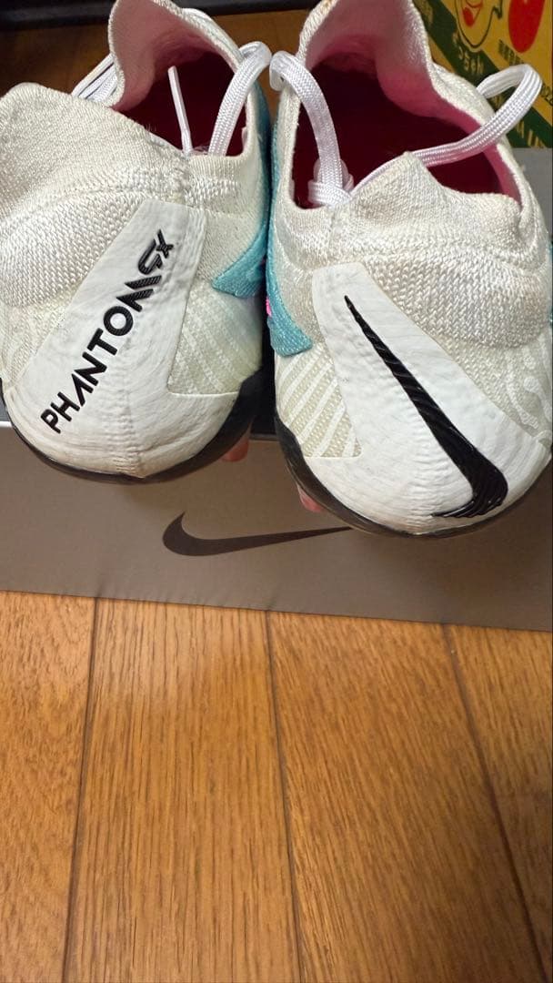 サッカースパイク ファントムgx