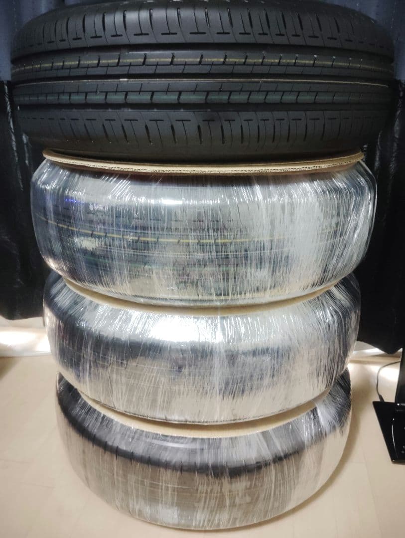 トヨタアクア現行型15インチ純正アルミホイール4本セット