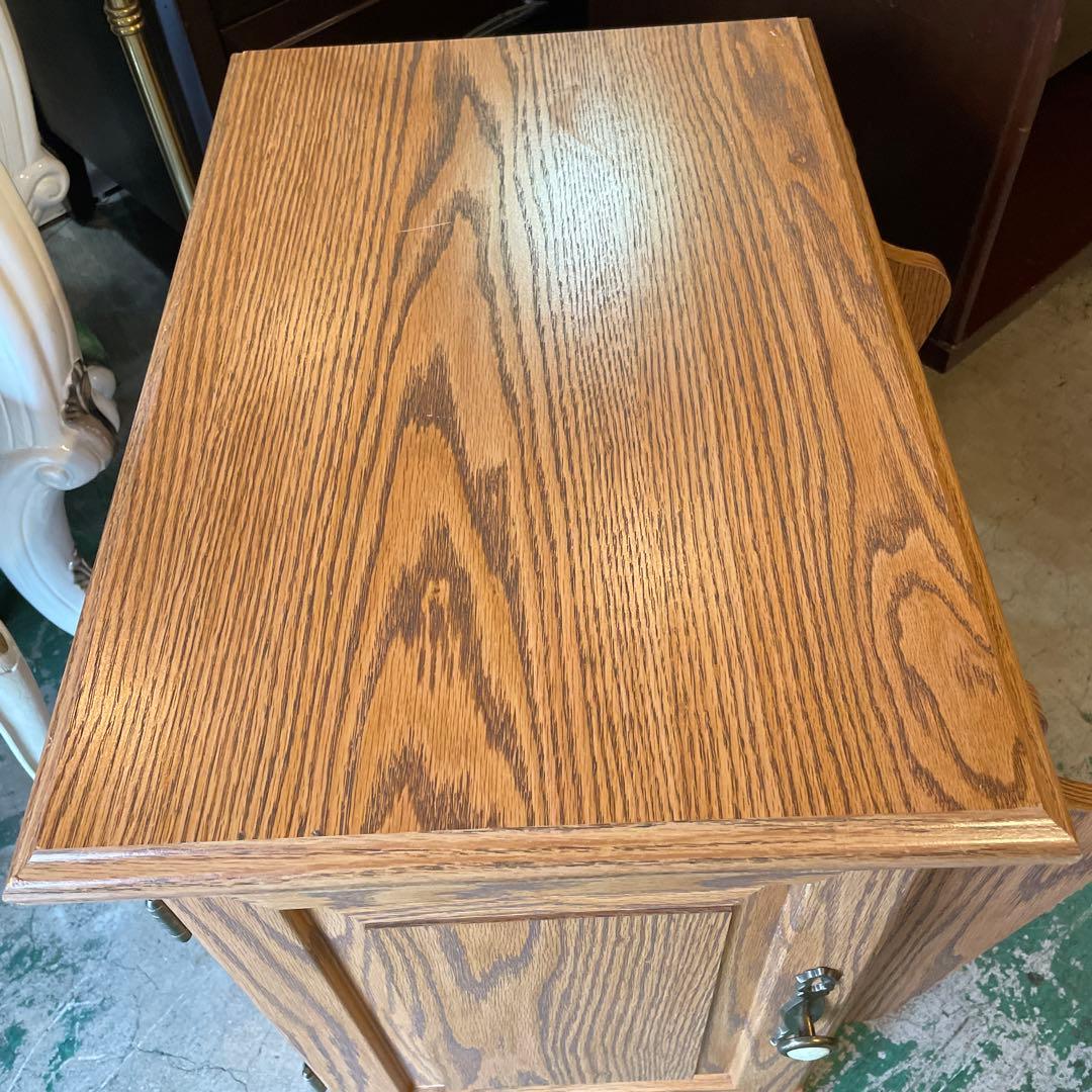 お値下げ‼︎ アメリカ製・サイドテーブル・ナイトテーブル