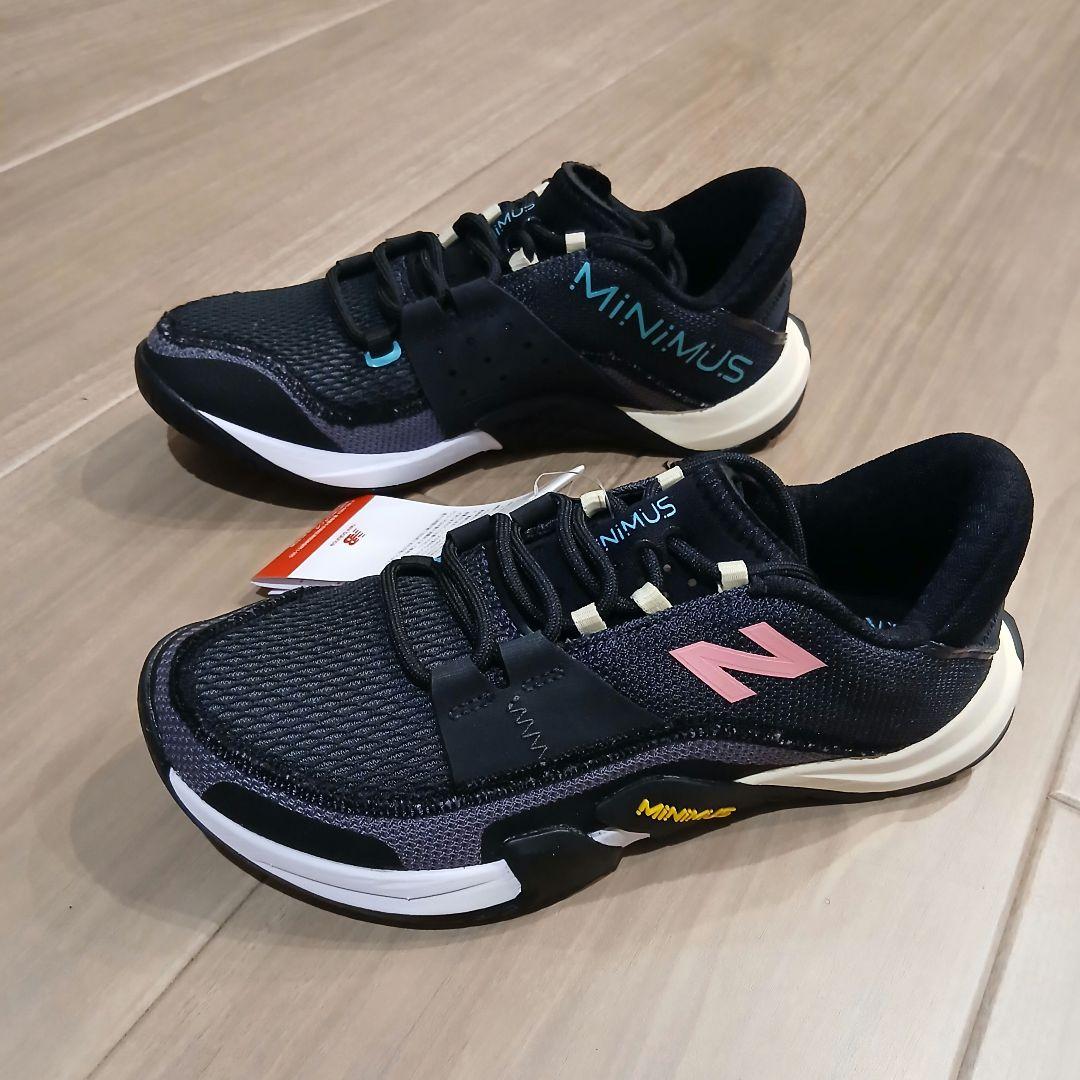 ニューバランス トレーニングシューズ