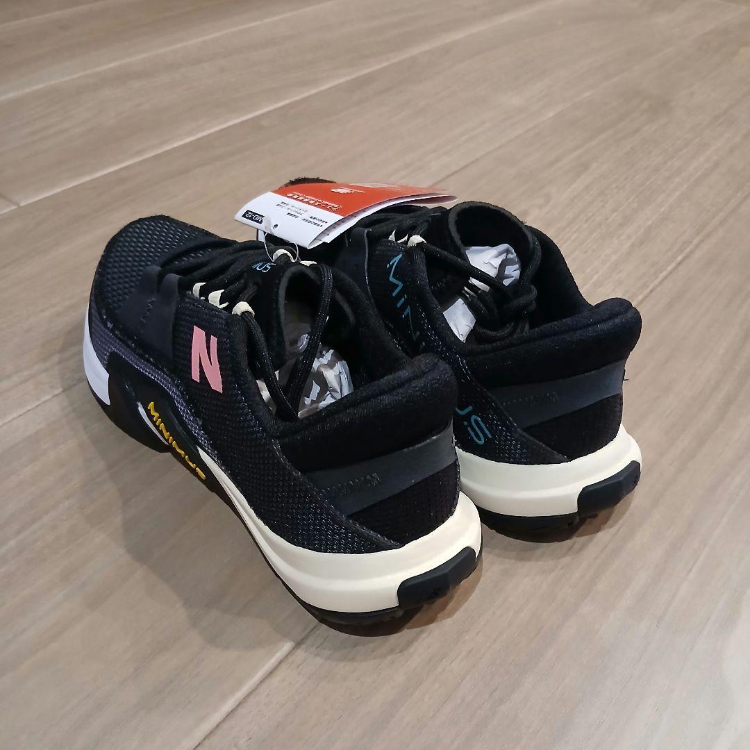 ニューバランス トレーニングシューズ