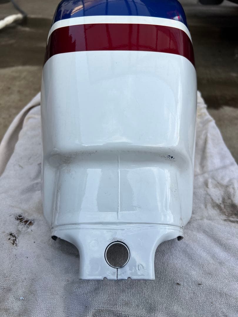 ホンダ　HONDA FTR223 新車外しタンク　純正トリコロール