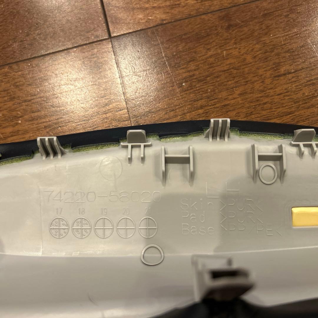 30系 アルファード／ヴェルファイア　合成皮革製　ドアアームレスト（中古）