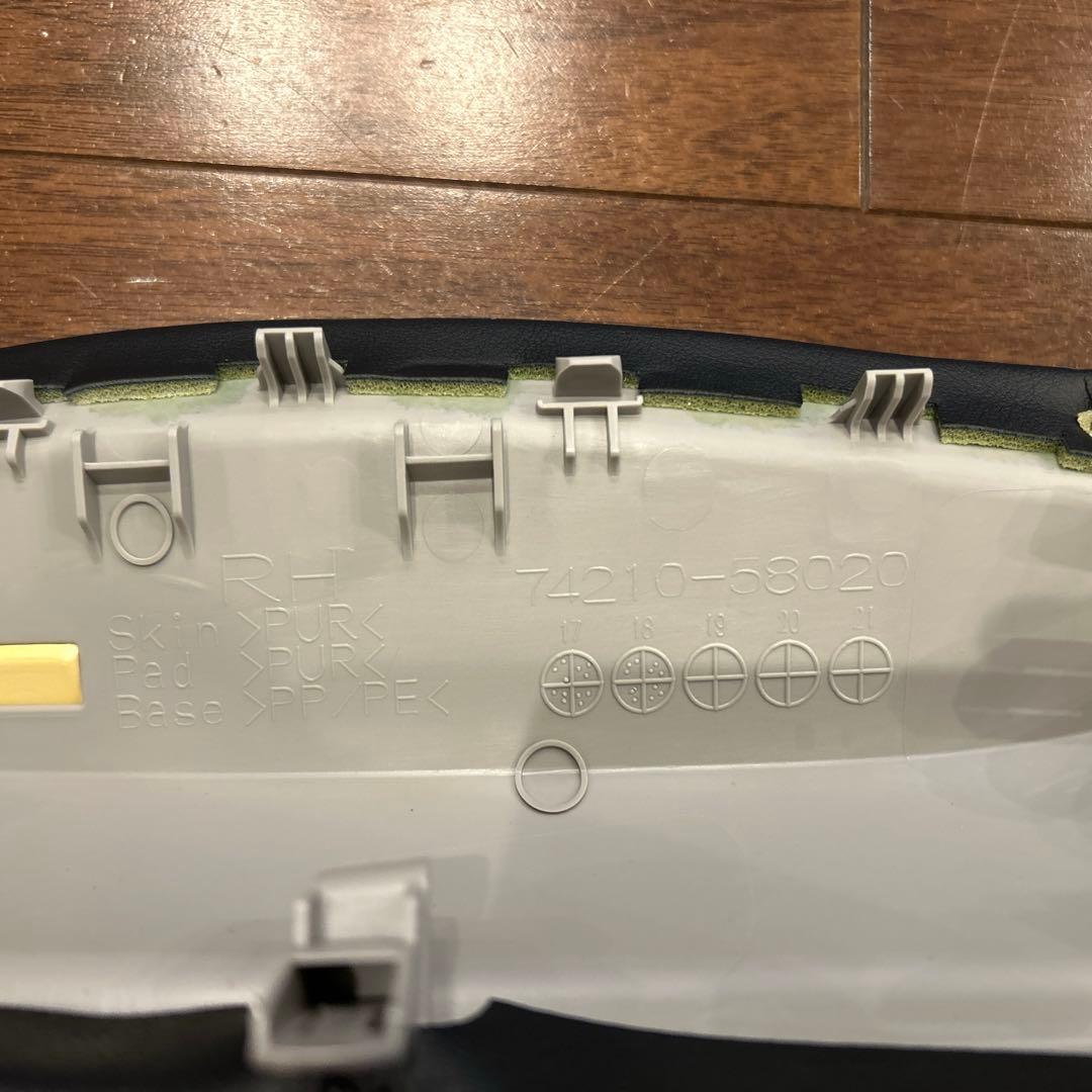 30系 アルファード／ヴェルファイア　合成皮革製　ドアアームレスト（中古）