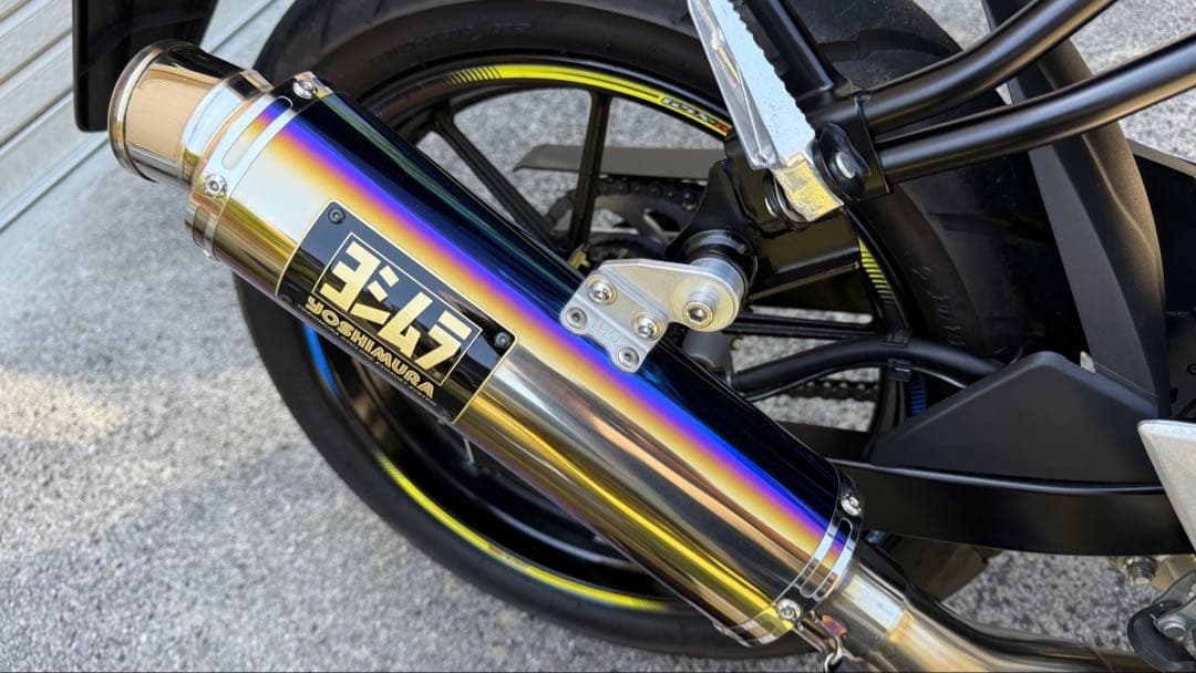 スズキGSX-R125 YOSHIMURA サイクロンマフラーチタンブルーカバー