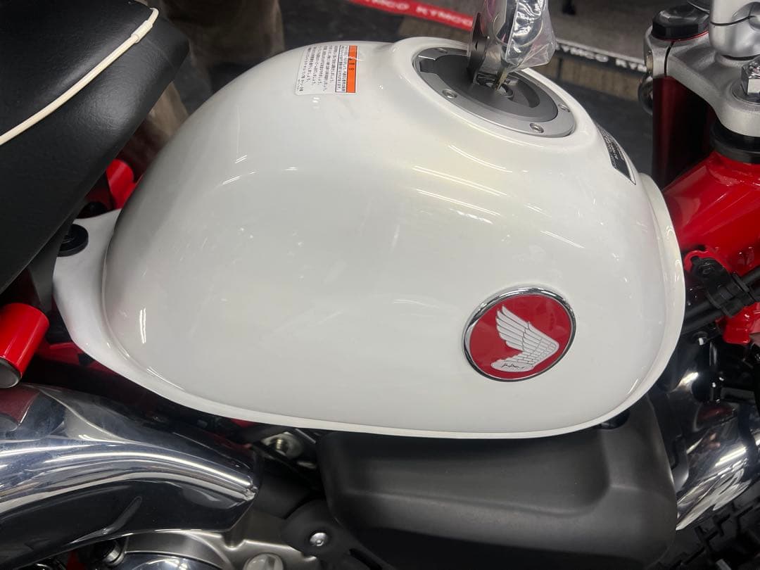 モンキー125 JB05ー**** から取り外し　新品タンク　傷なし