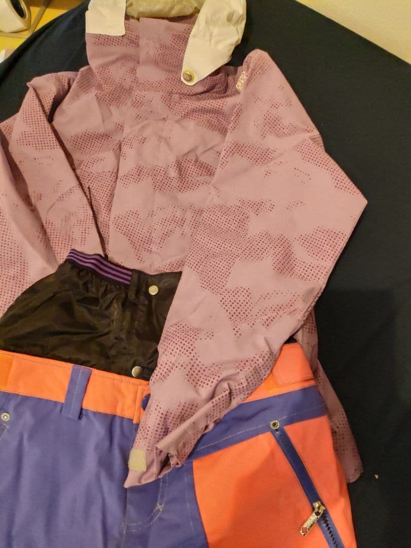 スノボーウェアセット　女性Sサイズ