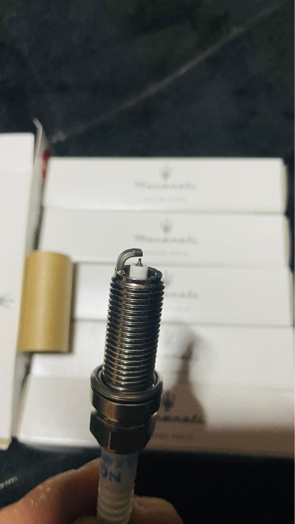 Maserati 純正スパークプラグ 【SILKAR8C6DS】