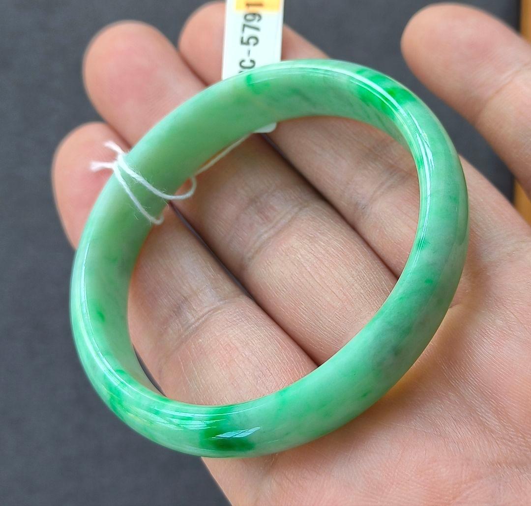 あ〜きゃん♬ 【日本鑑別書付】ミャンマー産本翡翠の貴妃バングルとリング2点