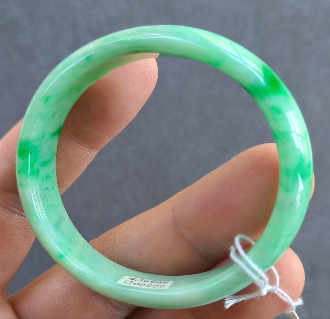 あ〜きゃん♬ 【日本鑑別書付】ミャンマー産本翡翠の貴妃バングルとリング2点