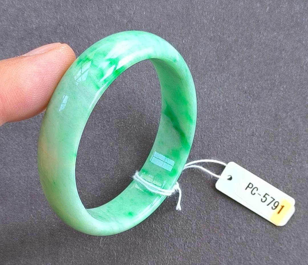 あ〜きゃん♬ 【日本鑑別書付】ミャンマー産本翡翠の貴妃バングルとリング2点