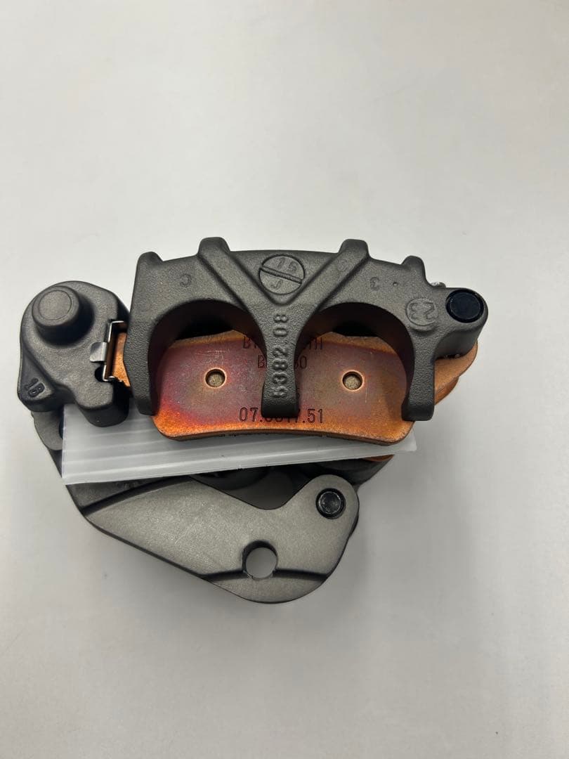 エバテックハンターカブ125 リアブレーキキャリパー 取り付けブラケット付き