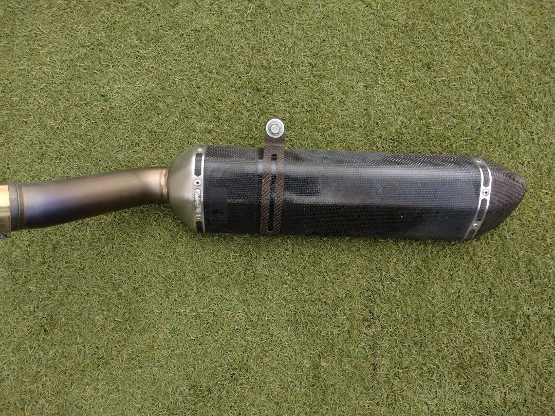 ＦＺ-１Akrapovič カーボンファイバーチタン マフラー　アクラポビッチ