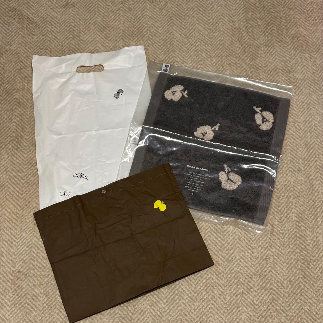 定価 : ¥19,800- ミナペルホネン レインコート 130 ＆タオル