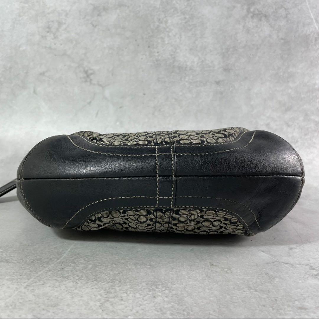 ✨美品✨コーチ　ハンドバッグ　肩かけ　ミニシグネチャー　ホーボー　ブラック