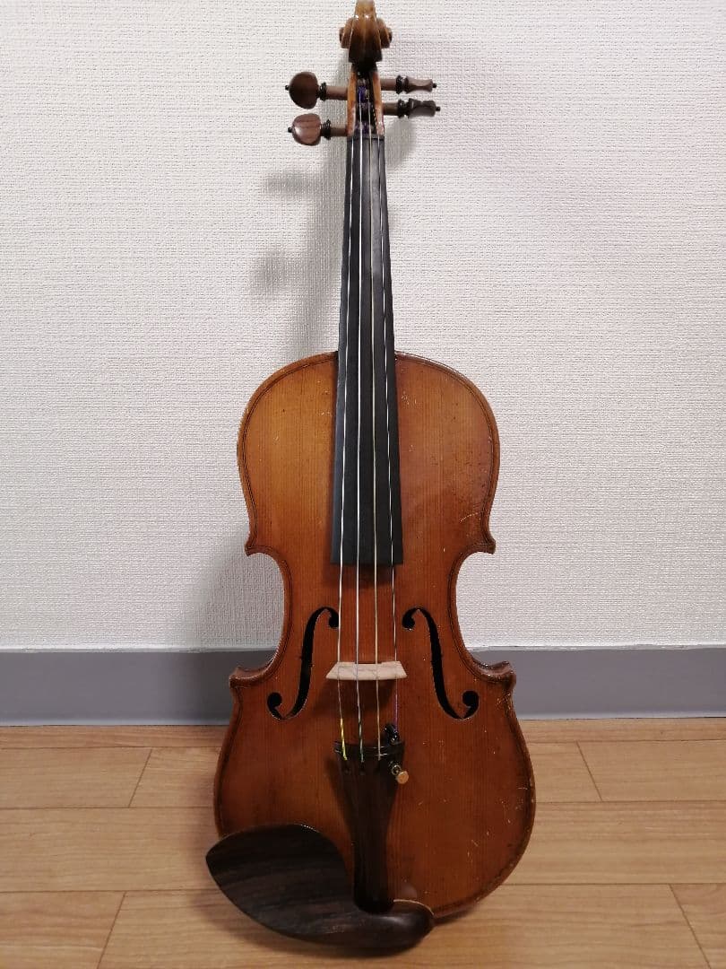 3/4 オールドヴァイオリン　(an old violin)