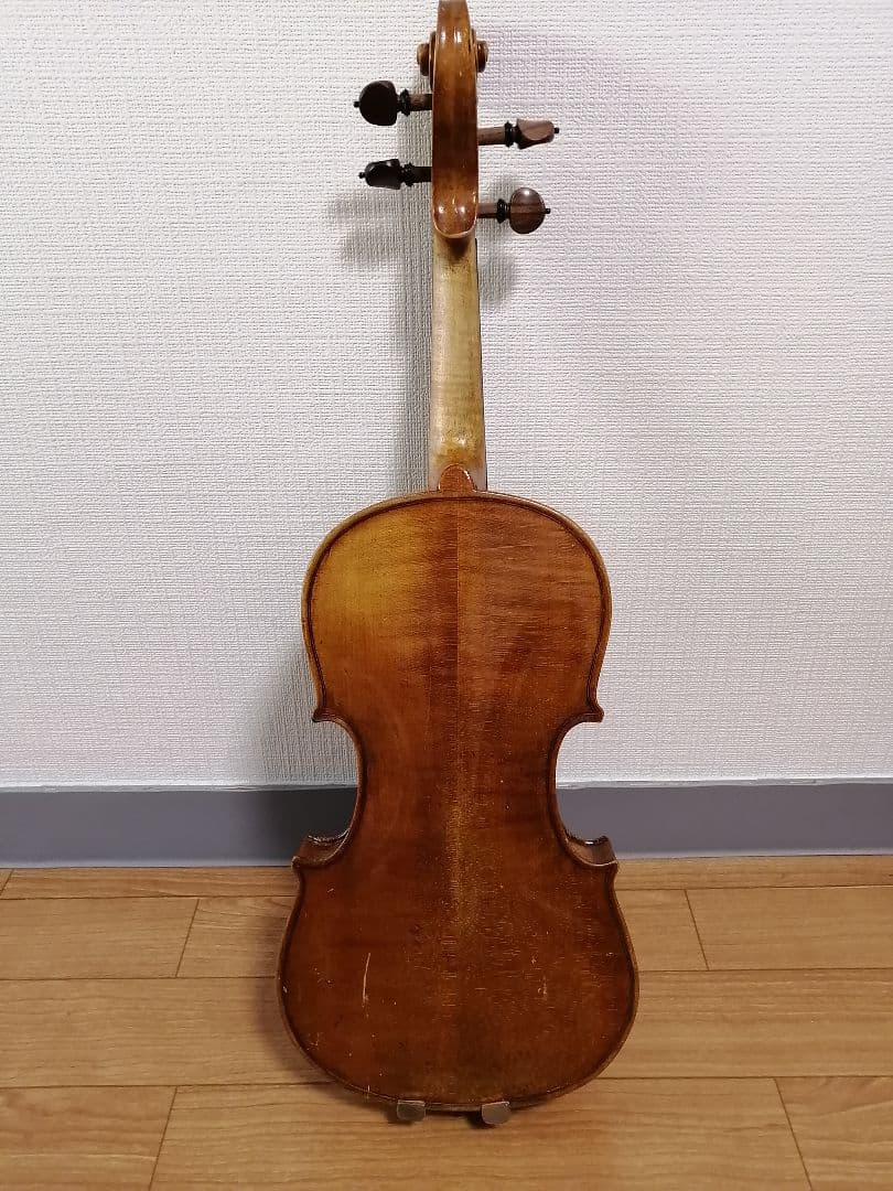 3/4 オールドヴァイオリン　(an old violin)