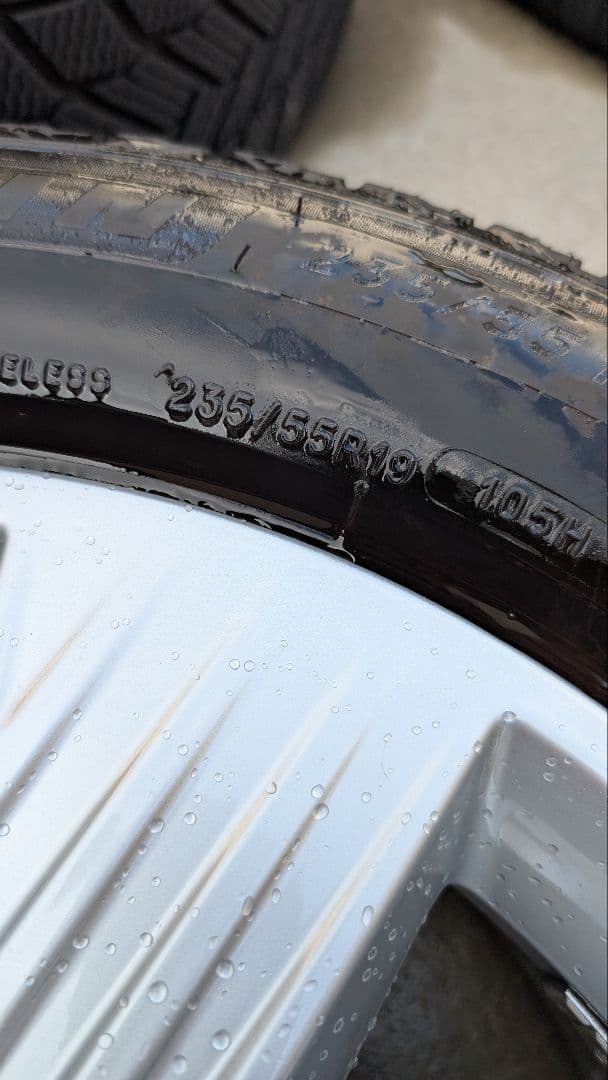 Q4 e-tronのAudi純正ホイールセット Michelinスタッドレス